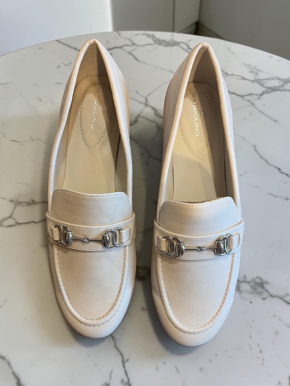 Bandolino Cream Loafers. Women’s Size 11